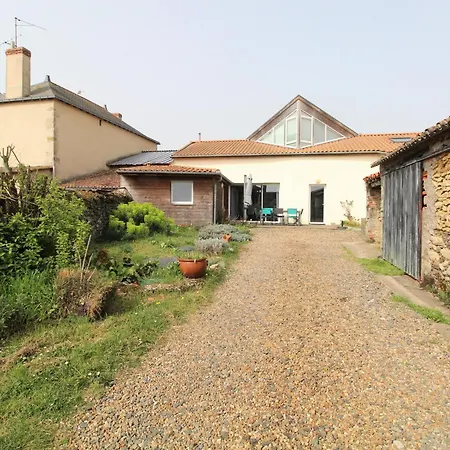 Avec Jardin Au Coeur Du Vignoble Du Layon, Proche Saumur, 9 Couchages, Velos Inclus - Fr-1-622-19